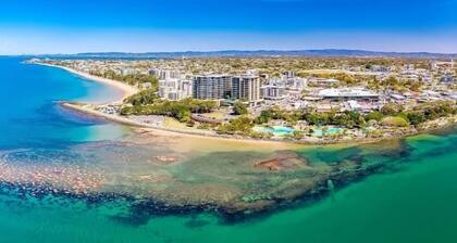Redcliffe Beachside Escape