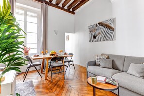 City Apartment, 1 Bedroom, Non Smoking | Living area