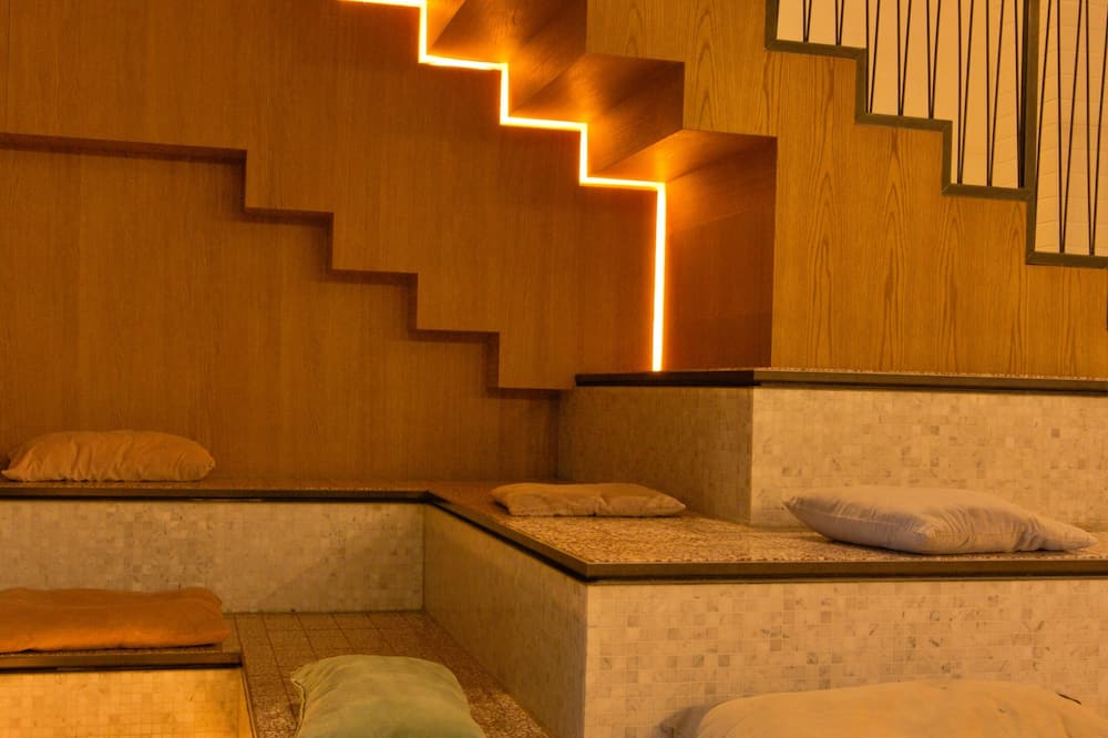 De Lola Podshotel