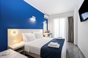 Desk, laptop workspace, free WiFi, bed sheets - Dias by Azul Collection (Rethymno)
