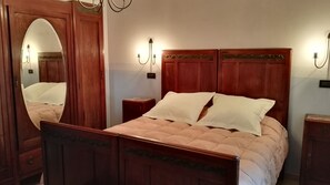 1 slaapkamer, een strijkplank/strijkijzer, wifi, beddengoed