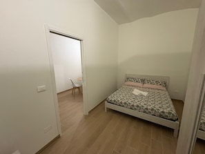 Bügeleisen/Bügelbrett, kostenloses WLAN