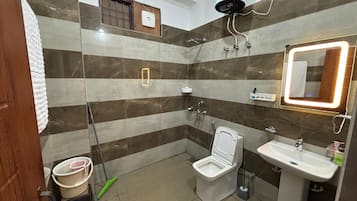 Family Quadruple Room | Bathroom