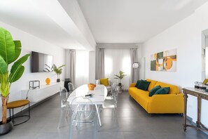 Design-Apartment, 2 Schlafzimmer, Meerblick | Wohnbereich
