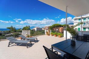 Design-Apartment, 2 Schlafzimmer, Meerblick | Terrasse/Patio