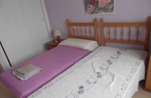 4 chambres, fer et planche à repasser, Wi-Fi, draps fournis