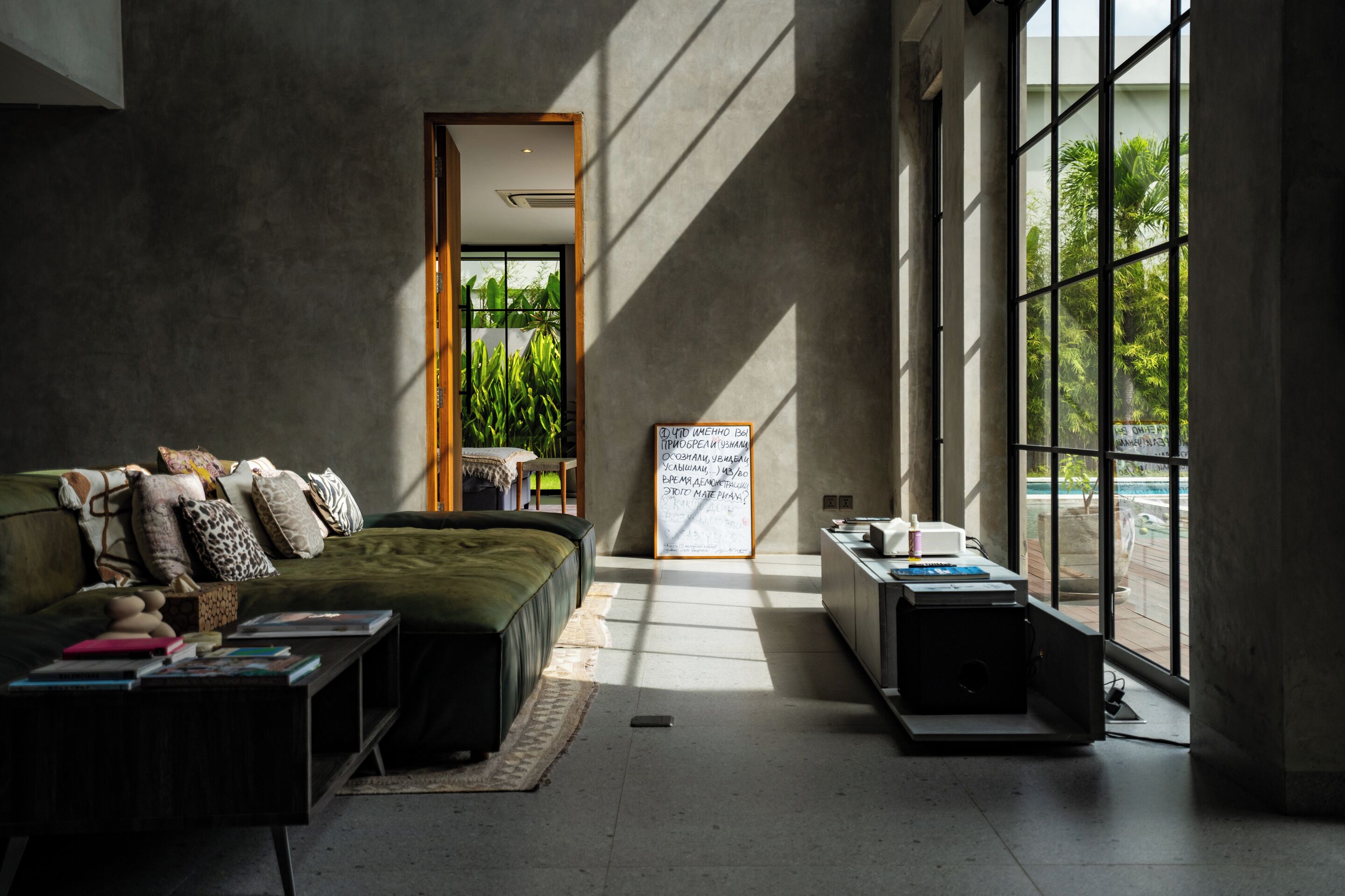 Deluxe villa, 5 slaapkamers, privézwembad | Woonkamer | Boeken