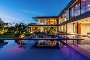 Villa Deluxe - 5 sovrum - privat pool | Allergitestade sÀngklÀder och vÀrdeförvaringsskÄp pÄ rummet