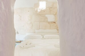 1 bedroom, iron/ironing board, travel cot - Masseria Ramunno Piccola - Fiora Suite by Rentbeat (Ostuni)