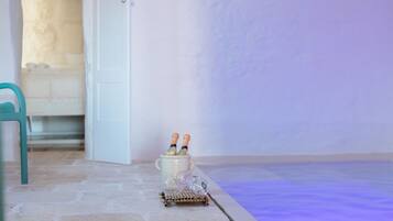 Lämmitetty uima-allas