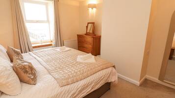 Cottage | 4 bedrooms, individually decorated, individually furnished, free WiFi