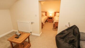 Cottage | Living area