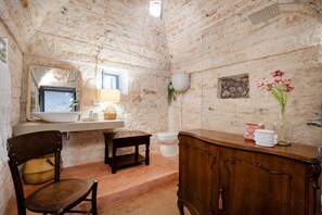 Dusche, Bidet, Handtücher