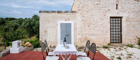 屋外ダイニングエリア