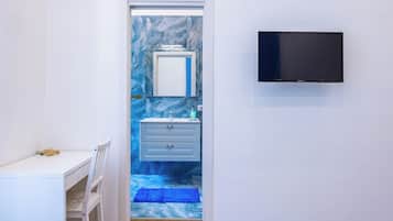 Perhehuone | Työpöytä, kannettavalle tietokoneelle sopiva työtila, ilmainen Wi-Fi