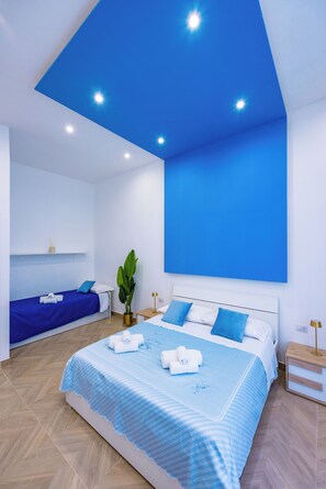 Familiekamer | Een bureau, een laptopwerkplek, gratis wifi