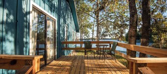 Waterfront Lake Retreat • Private Dock & Fire Pit