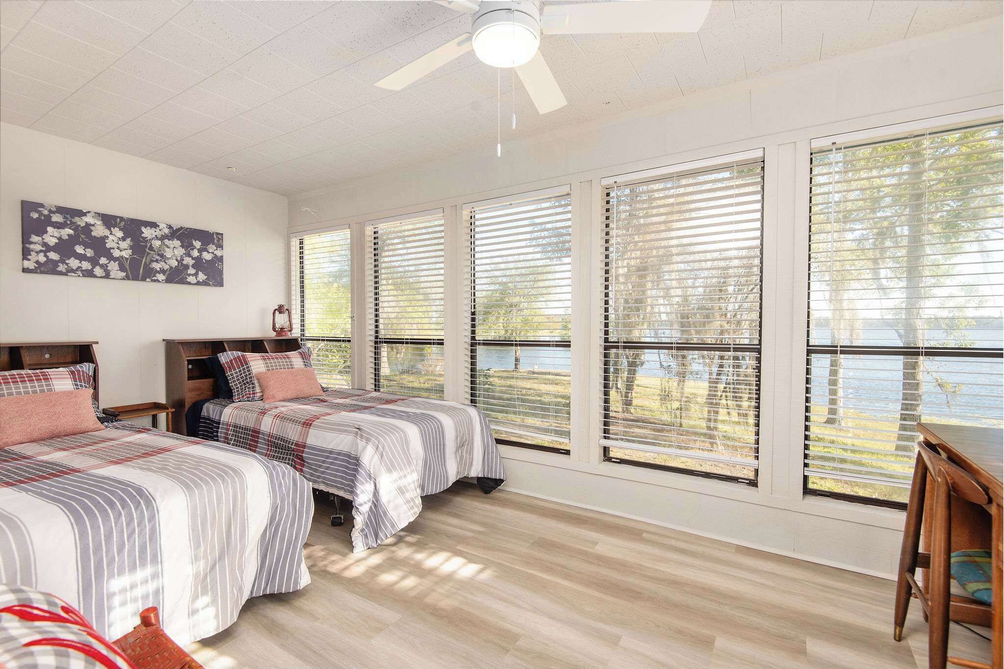 4 chambres, fer et planche à repasser, Wi-Fi, draps fournis