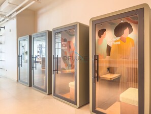 Spa - New Studio Close to Town Square Park, Short Drive to Al Qudra Lake by Deluxe Holiday Homes (Dubai)