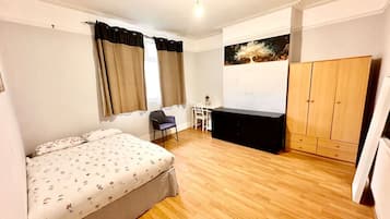 4 bedrooms, desk, iron/ironing board, travel crib