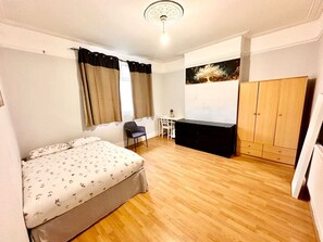 4 bedrooms, desk, iron/ironing board, travel cot