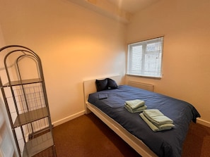 1 bedroom, WiFi, bed sheets