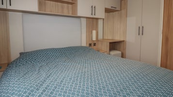 Cottage | 2 bedrooms, individually decorated, individually furnished, free WiFi