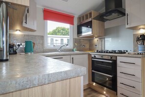 平房 | 私人廚房 | 洗碗機、鍋具/餐盤/廚房用品