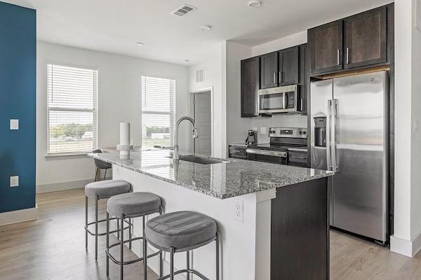 Apartemen, 2 kamar tidur | Dapur pribadi | Lemari es besar, microwave, oven, dan kompor