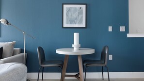 Apartment, 1 Bedroom | In-room dining - Blue Goose Apartments by Landing (Manor)