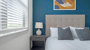 Apartment, 3 Bedrooms (3 QueenBed) | Individually decorated, individually furnished, iron/ironing board