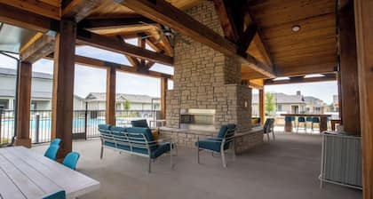 Landing Apartments Waller