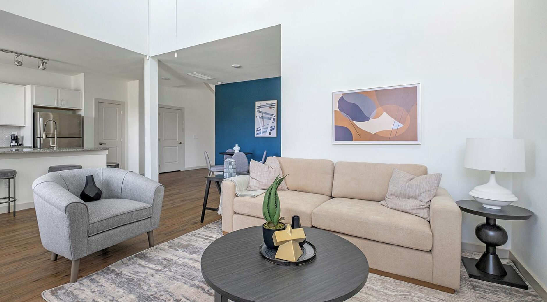 公寓, 3 間臥室 (3 QueenBed) | 起居區 | 50-吋電視，提供數位頻道