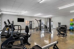 Fitness facility - Birmingham Business District Apartments by Landing (Birmingham)