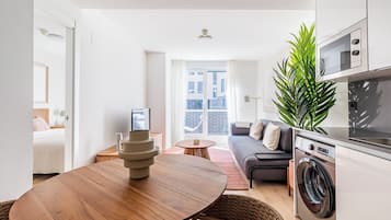 Apartament, 1 llit doble i sofà llit, terrassa | Menjador