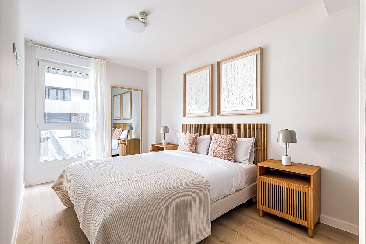 Soundproofing, iron/ironing board, WiFi (free), bed sheets