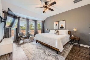 3 bedrooms, desk, iron/ironing board, travel crib