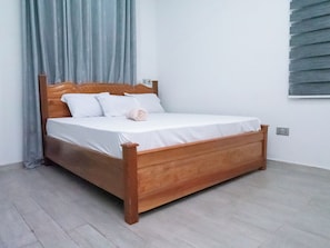 2 quartos, ferros/tábuas de passar roupa, Wi-Fi, roupa de cama