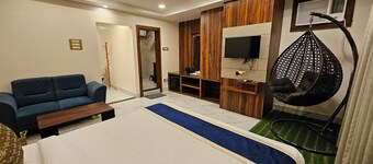 HOTEL MAA LAXMI PALACE