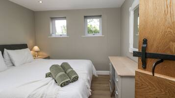 1 bedroom, individually decorated, individually furnished, free WiFi