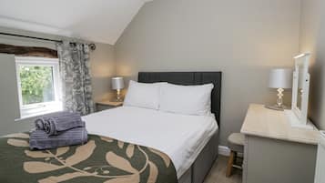 2 bedrooms, individually decorated, individually furnished, free WiFi