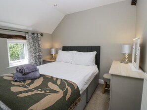 2 bedrooms, individually decorated, individually furnished, free WiFi