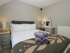 2 عدّة غرف نوم وبديكورات فريدة لكل غرفة وطراز فريد لكل وحدة