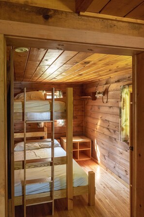 2 室のベッドルーム、WiFi、ベッドシーツ