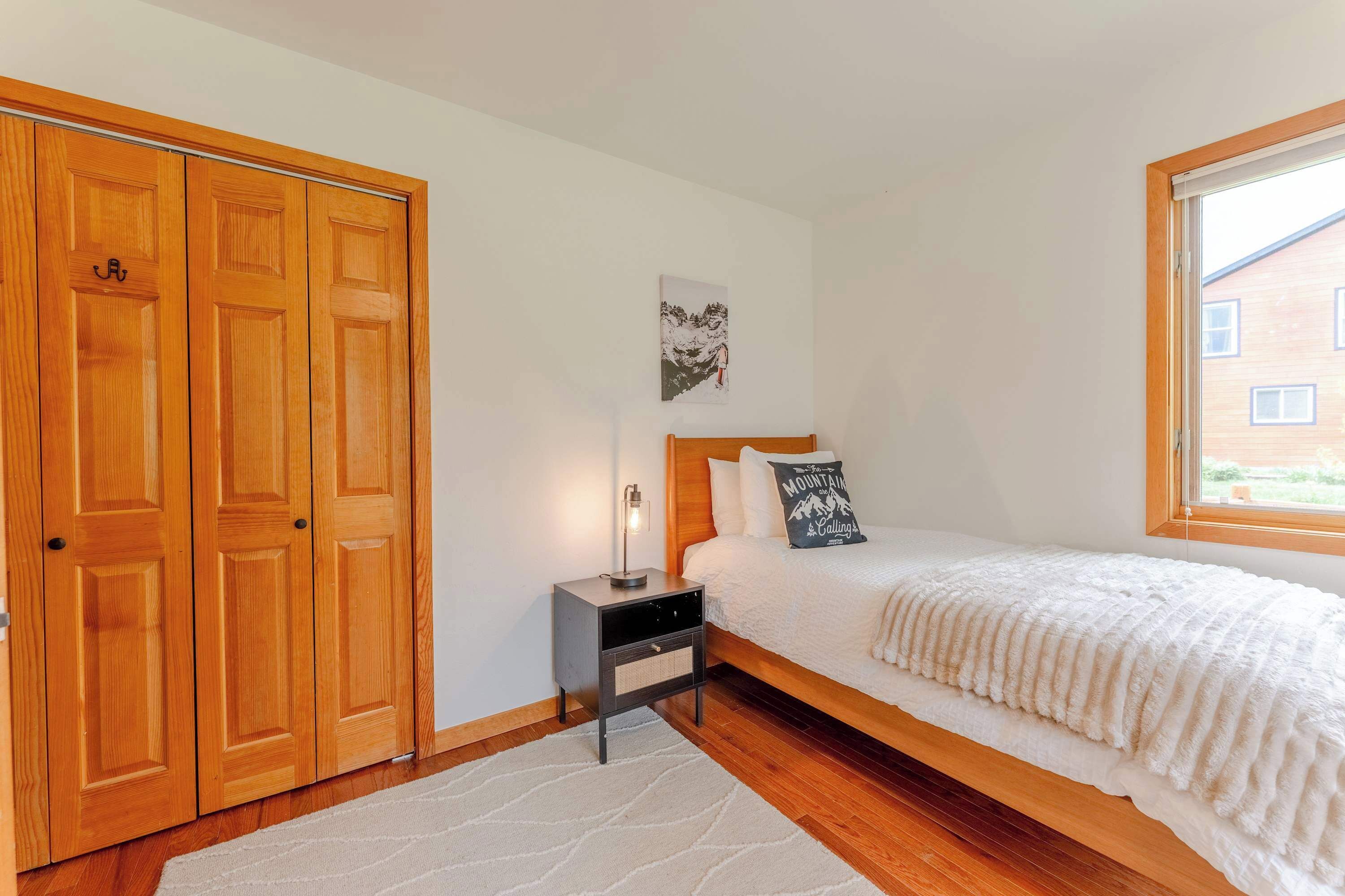 4 bedrooms, iron/ironing board, travel cot, WiFi