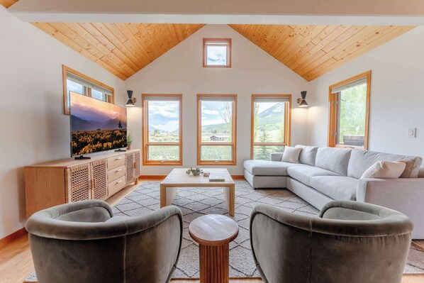 Téléviseur, bureau