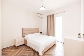Basic Apartment, Balcony, City View