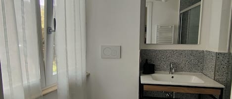 Dusche, Toilettenpapier