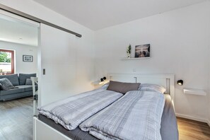 1 bedroom, WiFi, bed sheets, wheelchair access