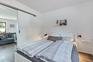 1 bedroom, WiFi, bed sheets, wheelchair access